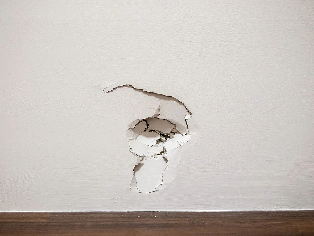 Signs It’s Time to Call a Professional for Drywall Repair